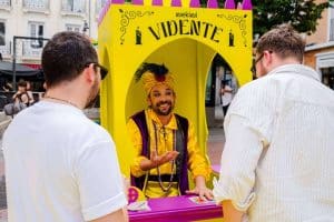 La comercializadora de energía Wekiwi anima a los madrileños a renovar todas sus energías a través de una original acción de street marketing en el centro de la capital