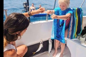 Explorar el mar en compañía, las experiencias náuticas en grupo que propone Helena Nautic