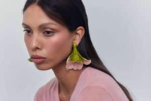 Carmencita, la nueva colección de joyería cerámica de Julieta Álvarez, una oda a la belleza de lo femenino