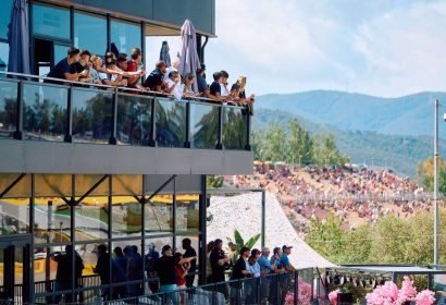 CaixaBank y Panorama Village se unen para ofrecer experiencias exclusivas en el mundo del motor