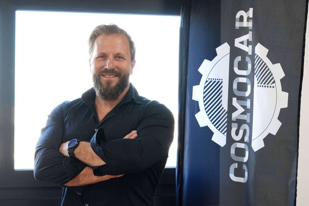 Cosmocar amplía su servicio post-venta con más de medio millón de referencias en stock