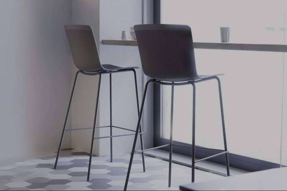 El taburete alto como pieza clave en espacios actuales, soluciones de Spacio para uso profesional y doméstico