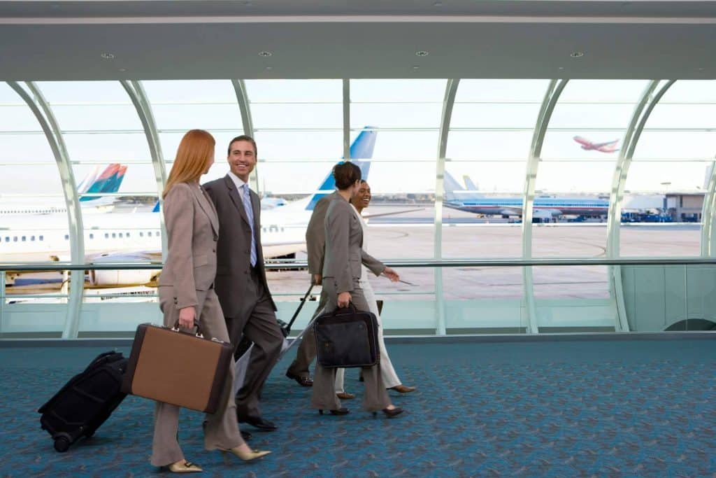 Apárcalo Alicante ayuda a aparcar de forma segura en el aeropuerto de Alicante