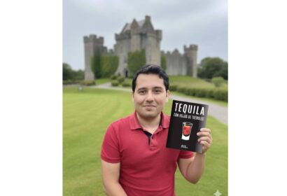 Nostalgia, raíces y versos en ‘Tequila con hojas de tréboles’, el nuevo libro de poemas de Manuel Durán
