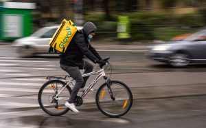 Glovo: el costalero de los pedidos contra COVID-19