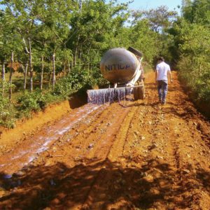 LandFix: De polvaredas a carreteras