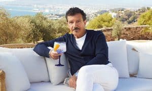 Larios y Antonio Banderas brindan por la Buena Vida