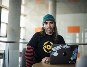 Chema Alonso: «Las empresas que no tienen emprendedores en su staff, se mueren»