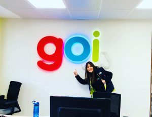 Empezó con 16 años y ahora, con 25, va por su tercer emprendimiento