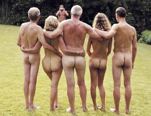 Los nudistas también vuelan