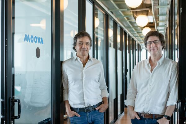 Marcos Detry (derecha) y Antonio Migliore, cofundadores de Moova.