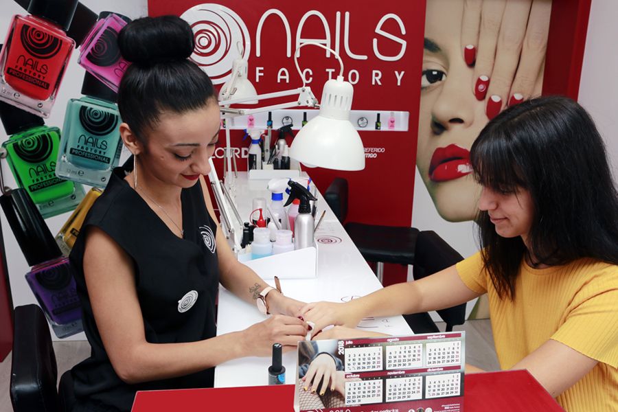 Nails Factory apoya a sus clientas y franquiciados