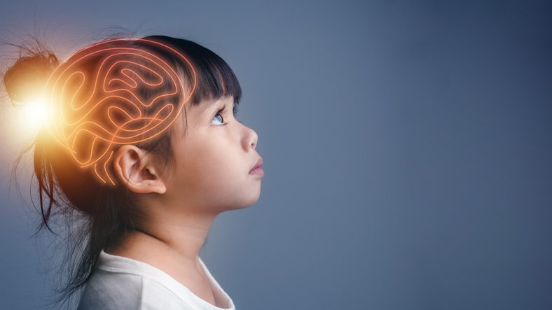edtech, startup de aprendizaje, niña estimulando el cerebro