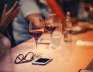 Pautas para salir de copas con tus compañeros sin tener luego que lamentarlo