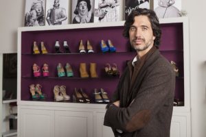El cliente puede diseñar sus zapatos