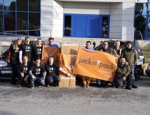 Picking Pack dona 100 kilos de material escolar
