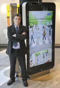 Publicidad 4D en ‘smartphones’ gigantes