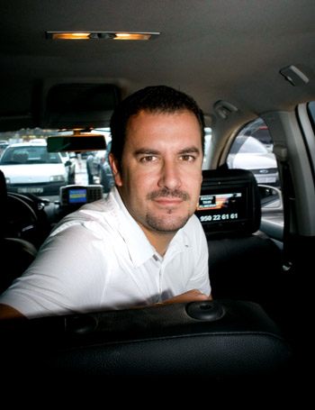 Publikar T10 gestiona publicidad en los taxis
