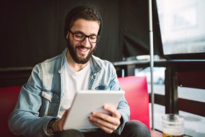 ¿Sabes cuándo te interesa darte de alta como autónomo si compaginas trabajos como freelance con un empleo fijo?
