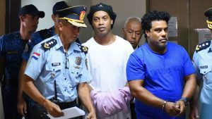 Los negocios que Ronaldinho dejará desatendidos tras ingresar en prisión
