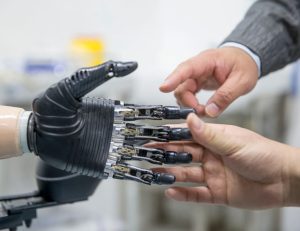 ¿Cómo puede ayudarte un robot si tienes un pequeño negocio local?