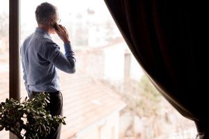 Síndrome del teléfono apagado y profesionales sénior