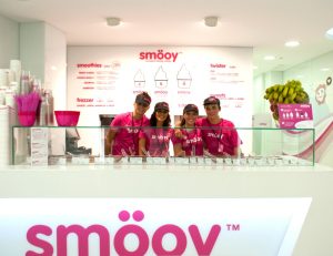 Smöoy aterriza en Singapur
