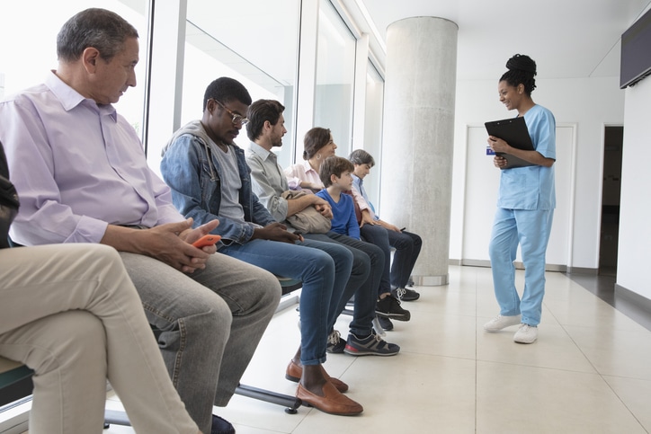 personas en hospital listas de espera