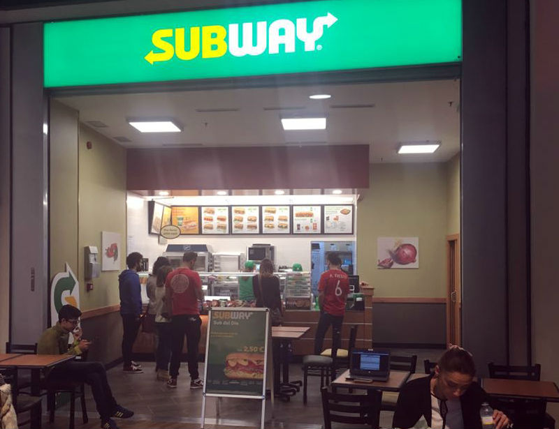 Subway inaugura su segundo restaurante de Asturias