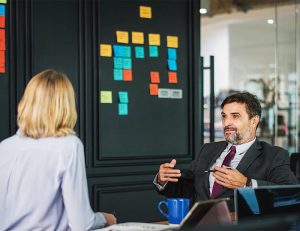 Técnicas eficaces para persuadir a los demás en la vida y en los negocios