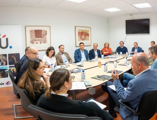 Vista genérica de la mesa redonda Ibercaja en Bilbao