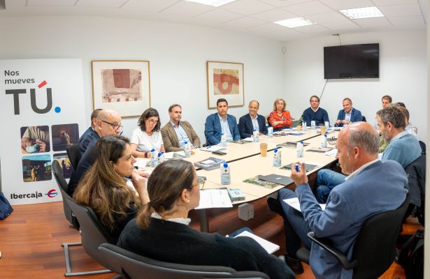 Vista genérica de la mesa redonda Ibercaja en Bilbao