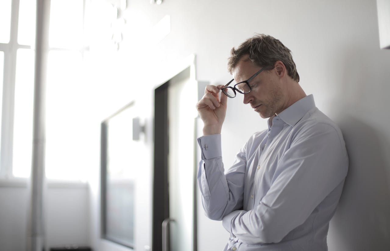 ¿Cómo evitar la ansiedad laboral? 13 consejos para combatirla