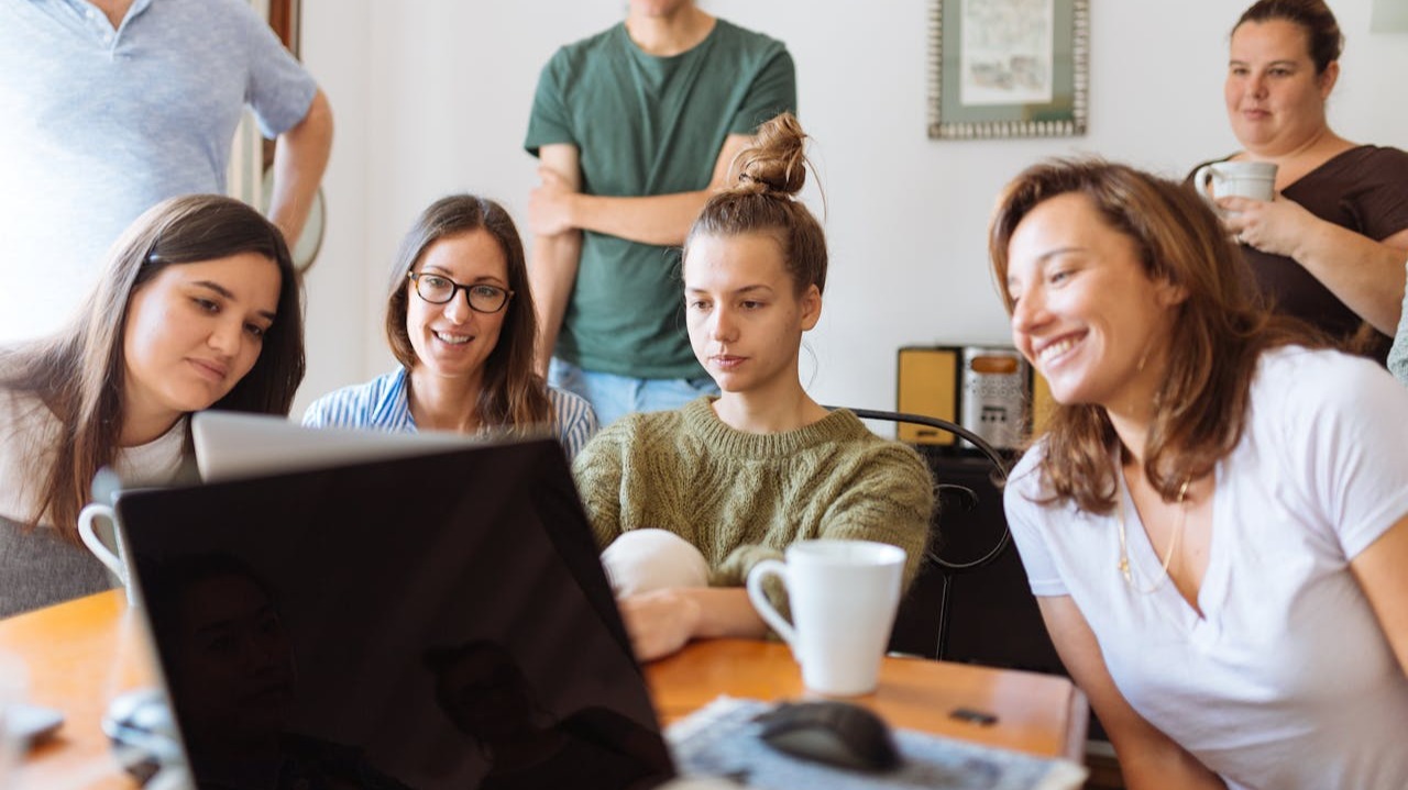 ¿Qué es un webinar y cómo puede ayudar en la captación de clientes potenciales?